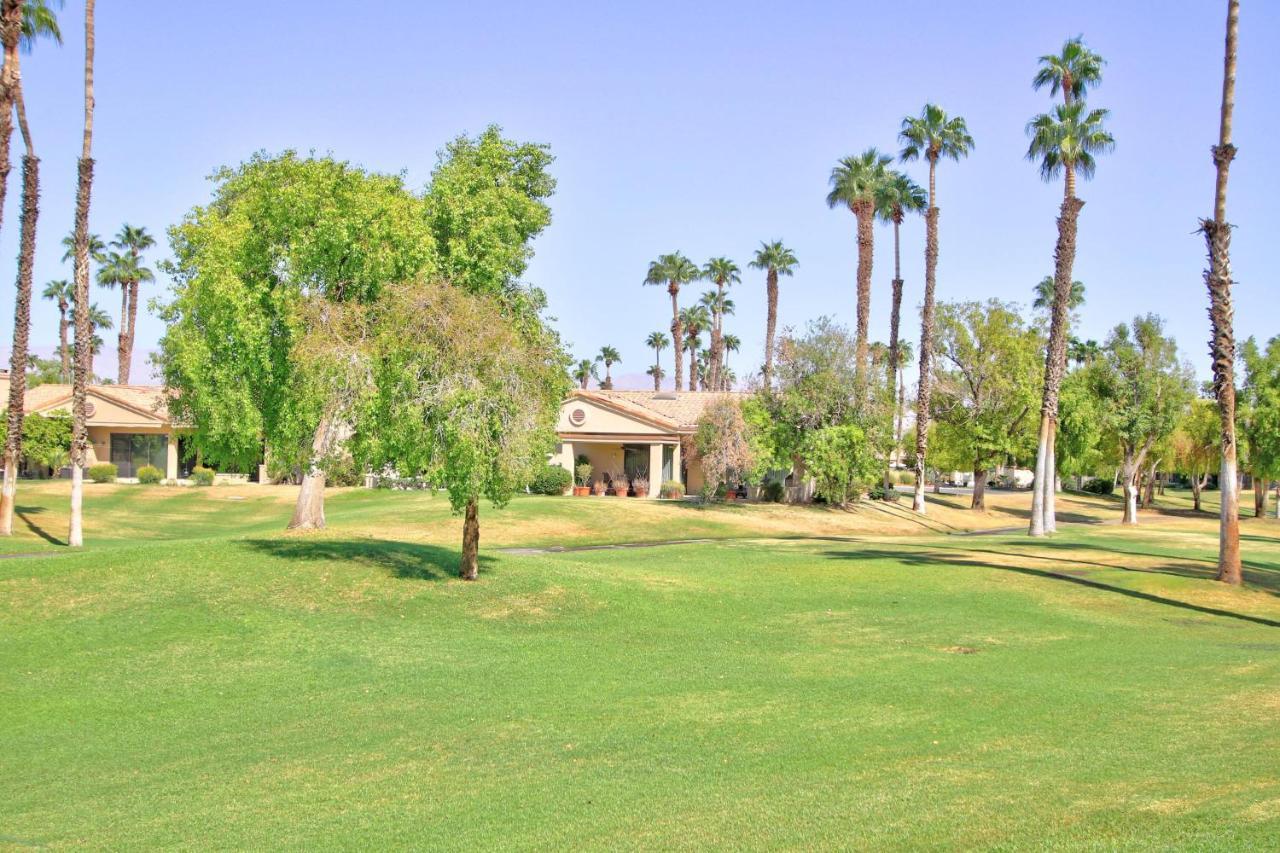 V3859 - Waterfall Hole Palm Desert Luaran gambar