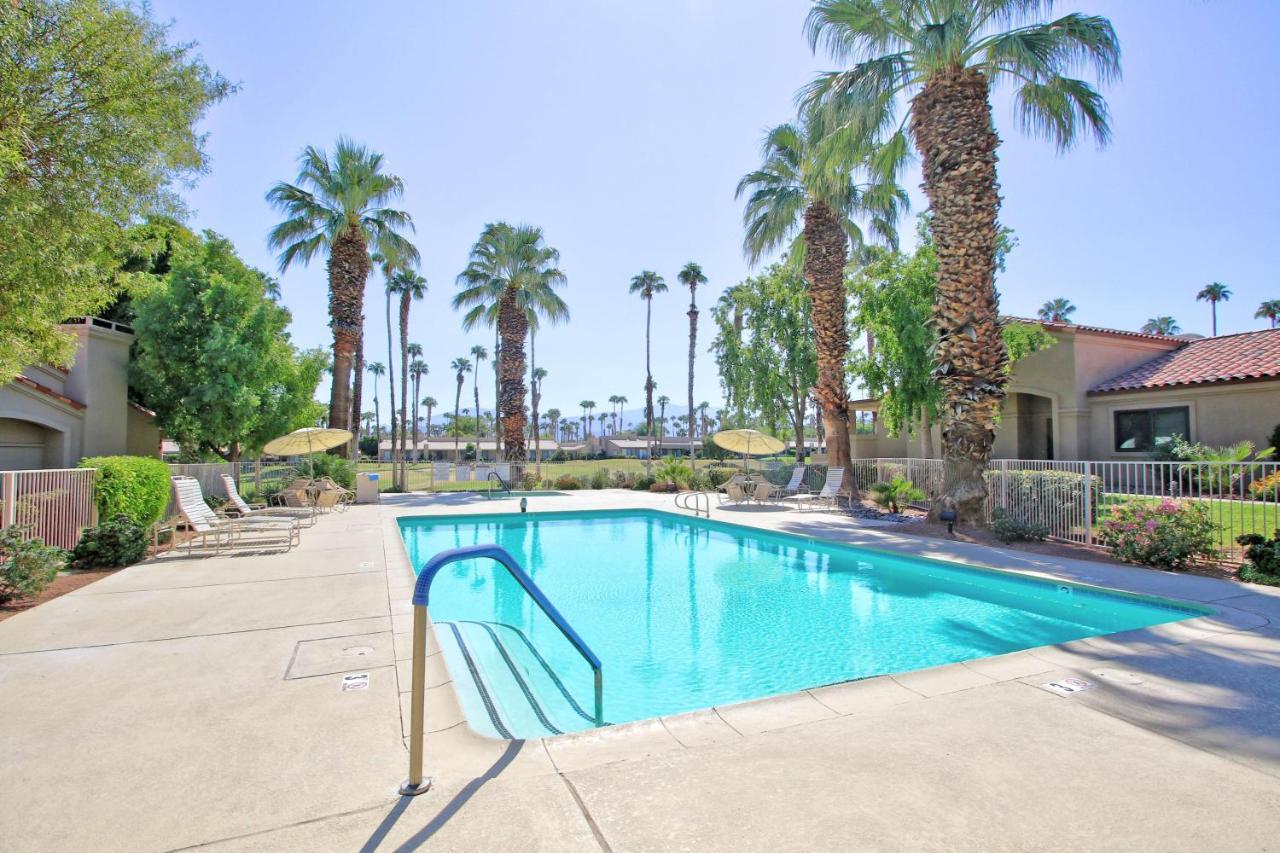 V3859 - Waterfall Hole Palm Desert Luaran gambar